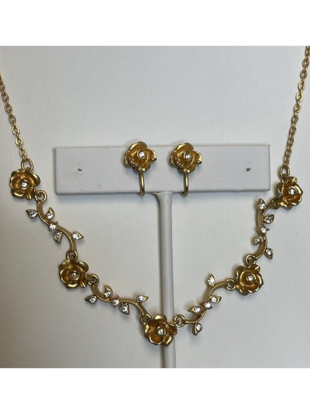 Vtg Avon Gold-Tone Roses Necklace Clip On Earrings Clear Stones Adjustable 18”